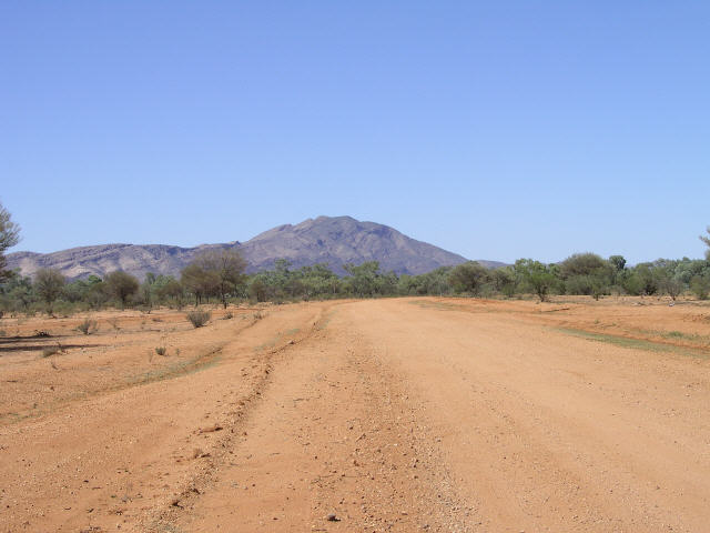 Off roading from King's Canyon to Alice Springs.