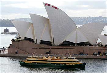 Great photo! Shows Australia's opposition to the war in Iraq. For full article see: http://sf.indymedia.org/news/2003/03/1584365.php