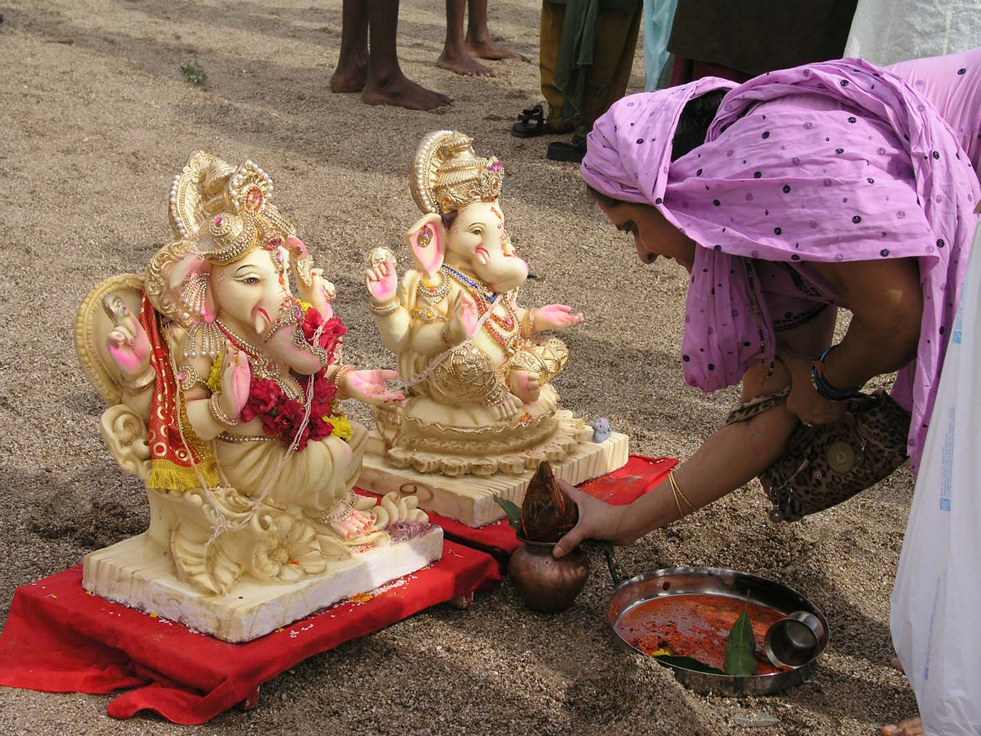 Ganesh puja on Juhu beach