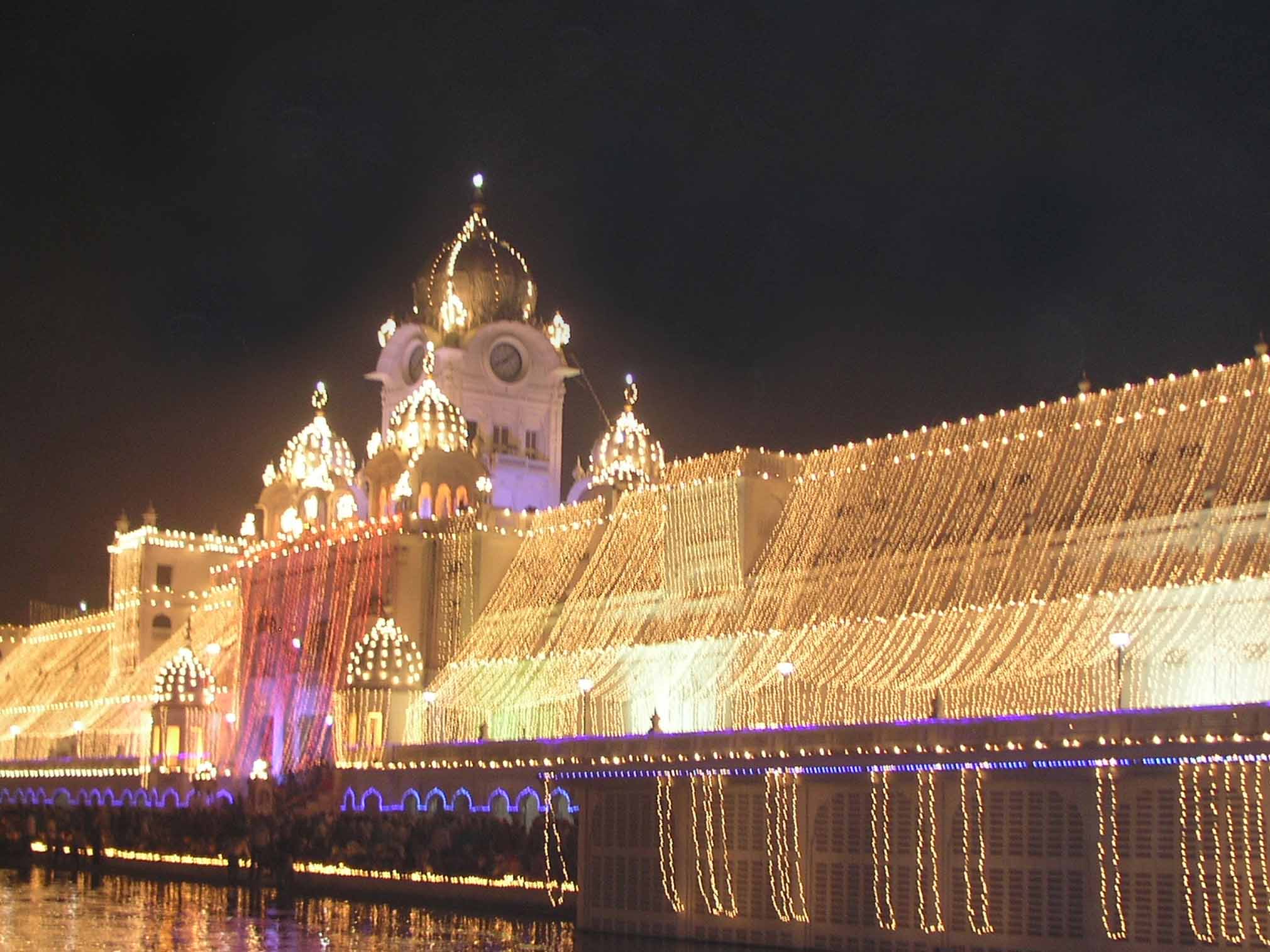 Golden Temple lit for Diwali