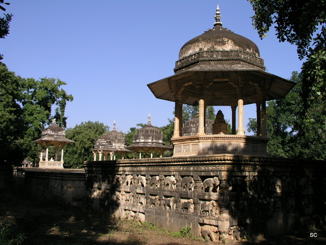 Chaurasi Khambon ki Chhatri or the 84-Pillared Cenotaph, Bundi