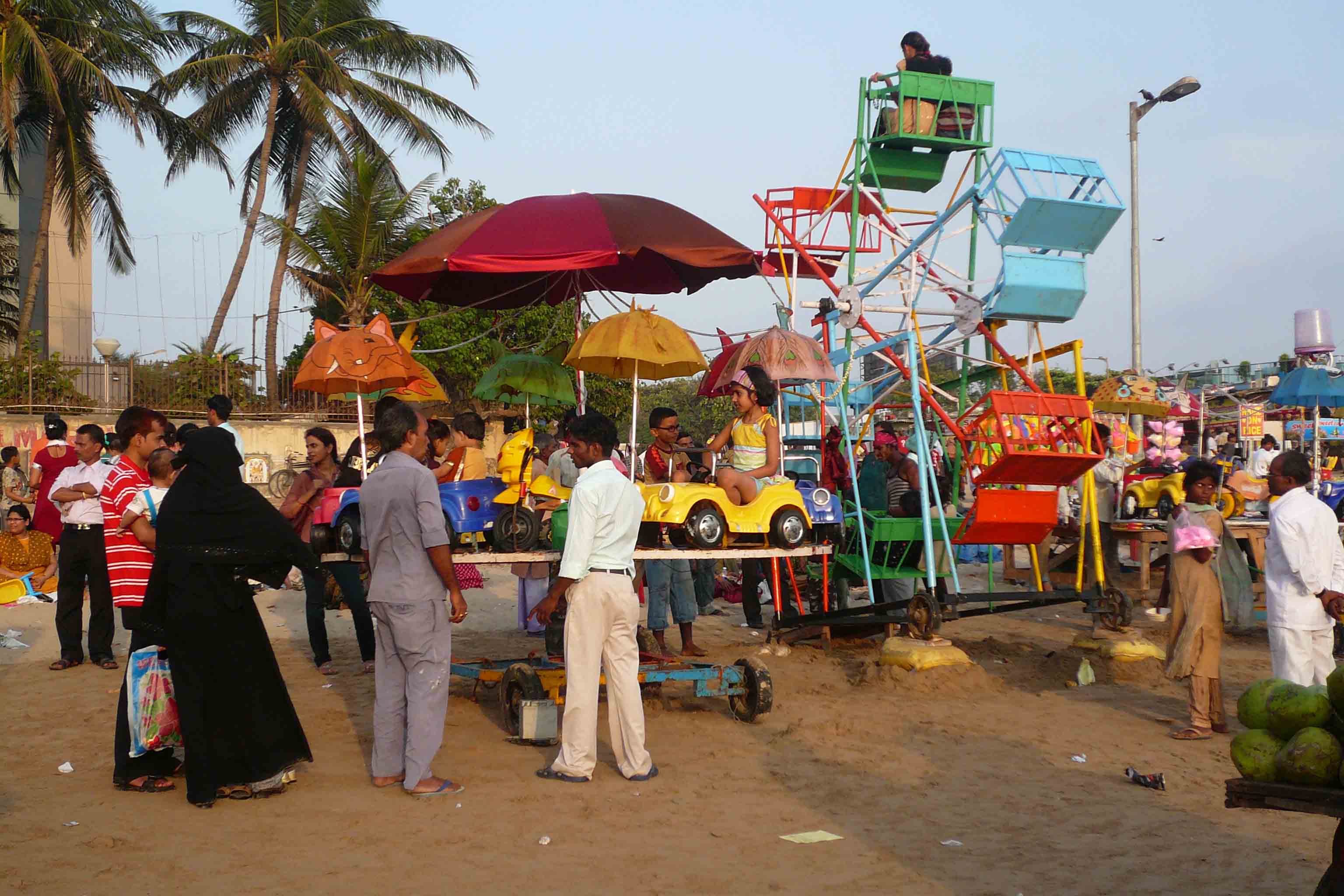 Human-powered funfair on Juhu Chowpatty