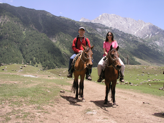 Just like a scene from Sholay (only this version filmed in Gulmarg)
