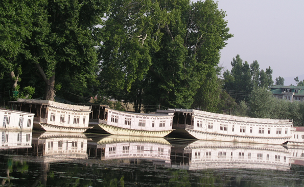 Butts Houseboats