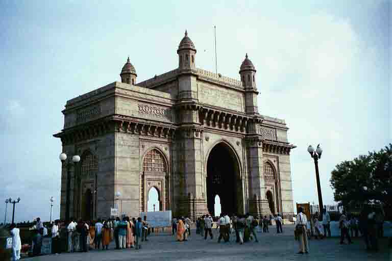 The Gateway of India, where Sue fell down a pothole!