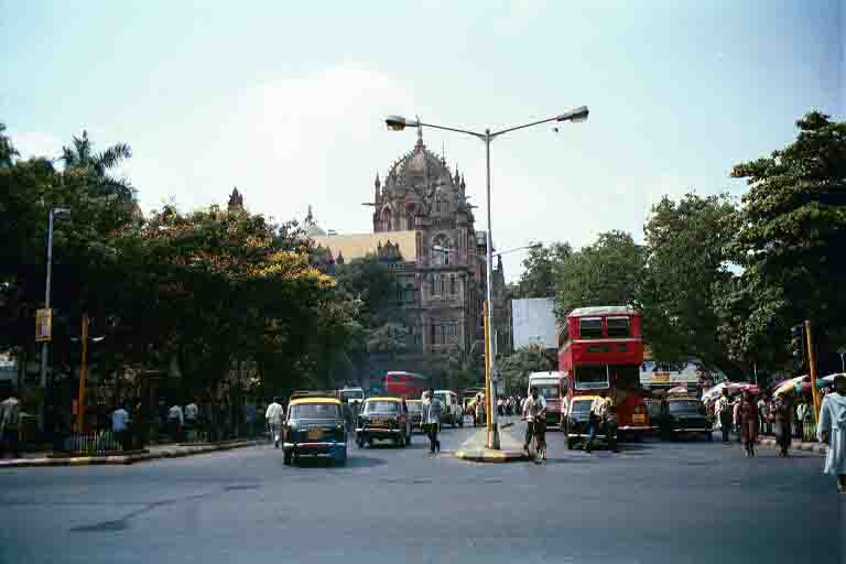 Our first morning in Bombay and the sight of a familiar red bus greets us!